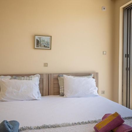 Unbeatable View, Family Apartment Rafína Exterior photo