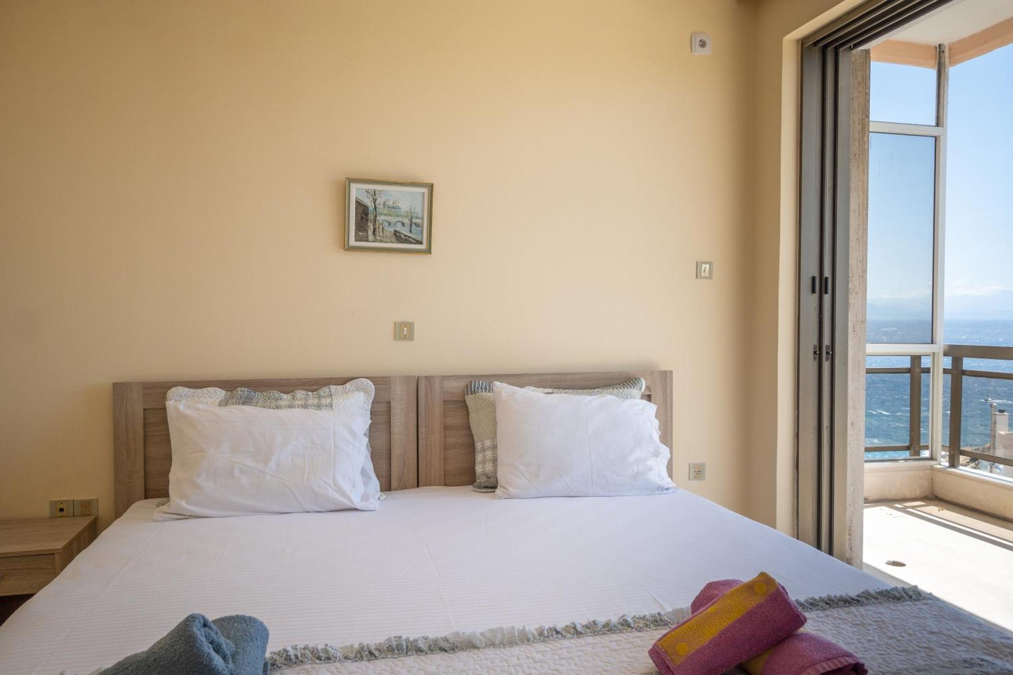 Unbeatable View, Family Apartment Rafína Exterior photo